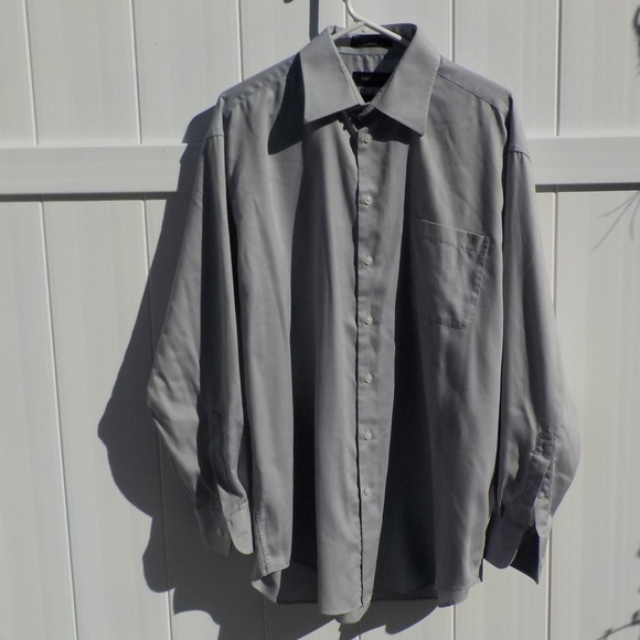 Claiborne Easy Care Men's Gray Long Sleeve Dress Shirt, Size Large - Picture 1 of 5